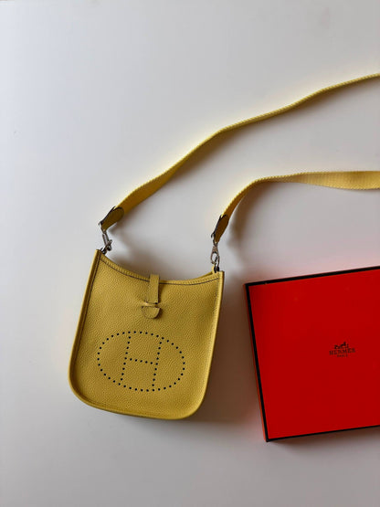 Hermes evelyne 16cm💥Master quality ✅with box 📦 
290 dhs🇦🇪🇦🇪

Zain52
♥️♥️♥️