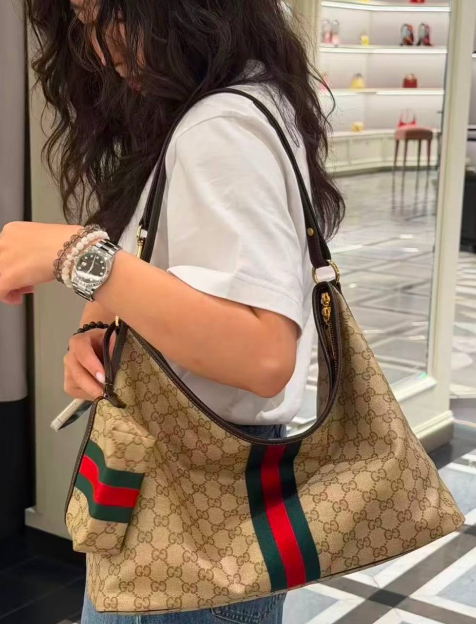 GUCCI COPY ONE  NEW CAME WITH BOX 
220 dhs🇦🇪🇦🇪

Zain295
♥️♥️♥️