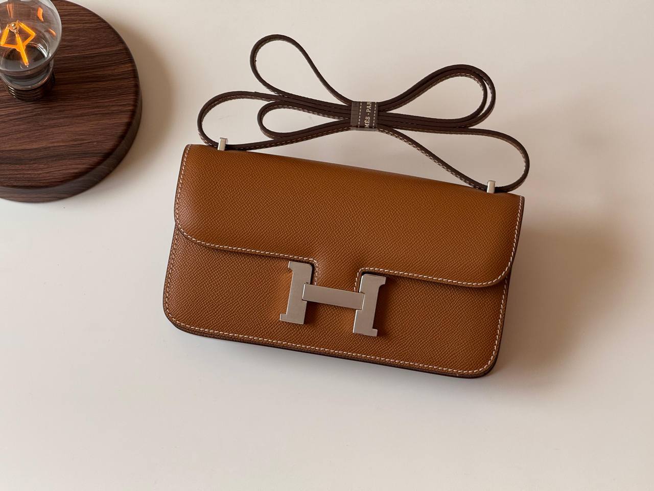 Hermes
 constance 23cm Master quality ✅with box📦
360 dhs✅

Zain52
♥️♥️♥️
