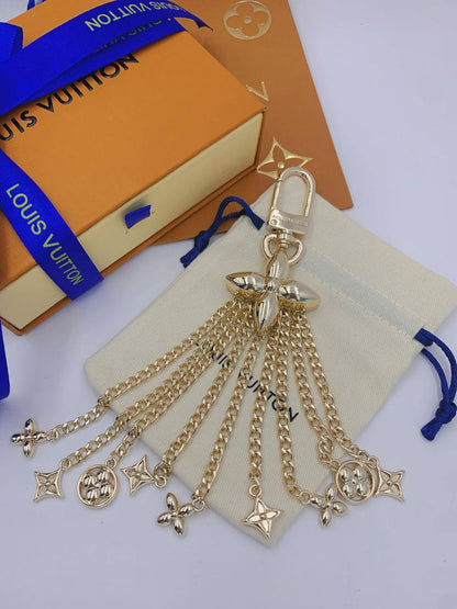 Key Chain
75 dhs🪙💚

WITH Box And Paper Bag
🎁🎁🎁

Zain89
♥️♥️♥️