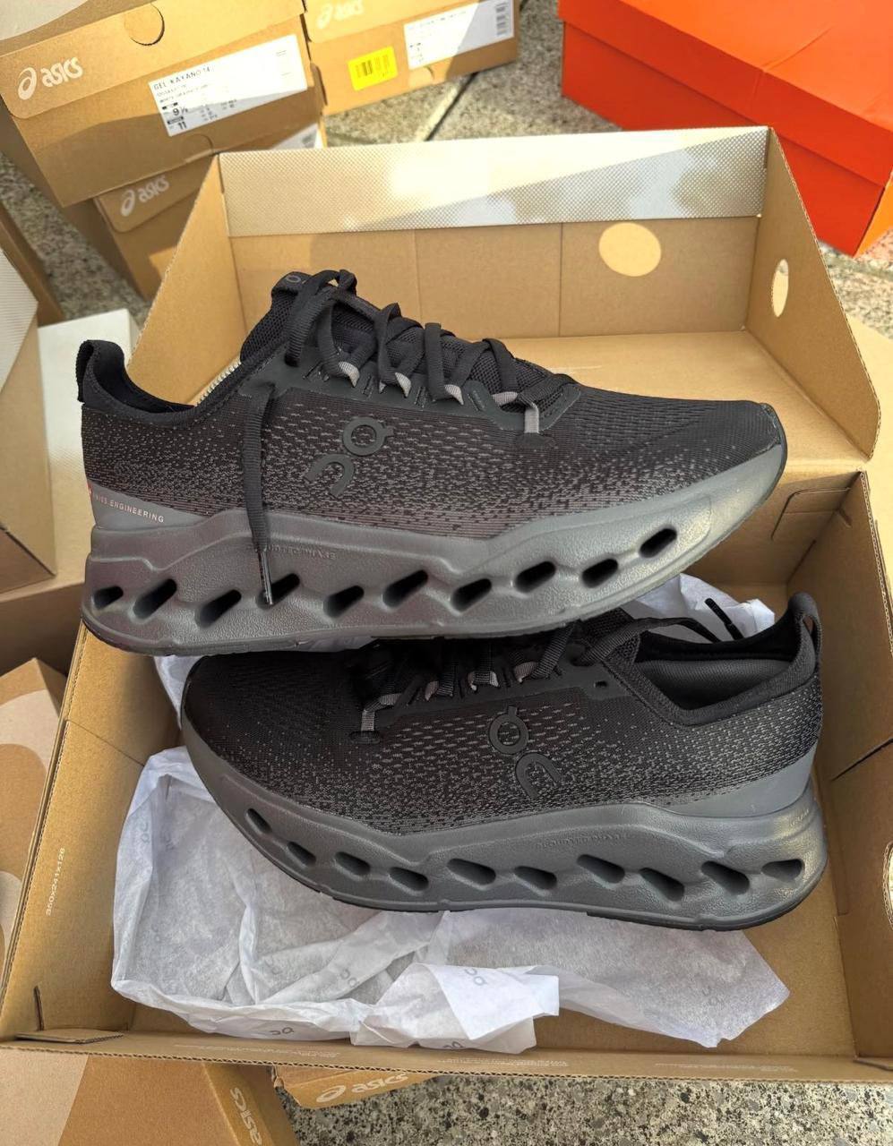 On Running Cloudsurfer Max Black Eclipse，
Size 36-45 ，
230 dhs❣️

Zain18
♥️♥️♥️