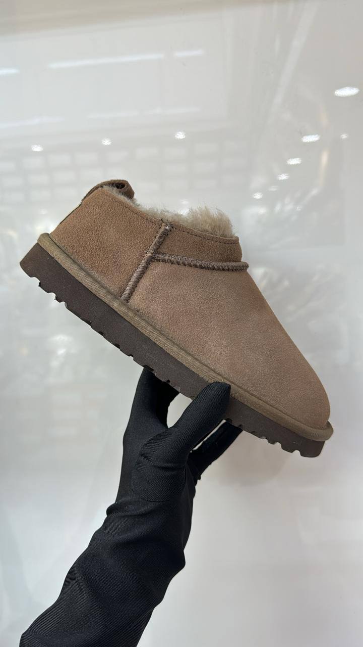 UGG
SIZE  ……… 36-42
QUALITY……MASTER
250 dhs🪙🌨️

Zain119
♥️♥️♥️