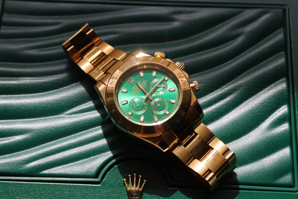 Rolex Daytona 
Good Quality
230 dhs✅

Zain33
♥️♥️♥️