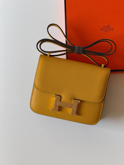 Hermes 

constance 19cm 💕

Master quality😍
with box❤️
340 dhs🇦🇪🇦🇪

Zain52
♥️♥️♥️