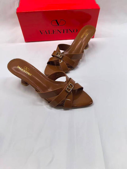 Valentino 
85 dhs✅
size 36…….41 

Zain161
♥️♥️♥️