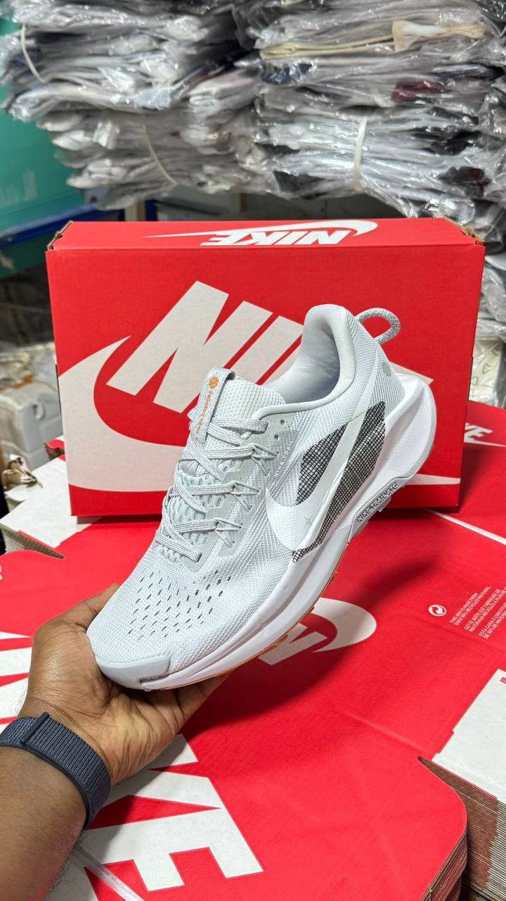 NIKE
Size 40-45⚡️
140 dhs💓

Zain183
♥️♥️♥️