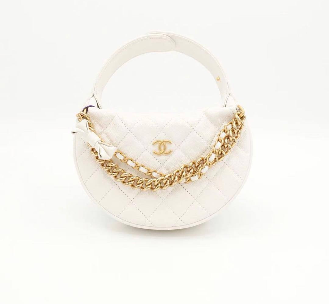 Chanel
100 dhs🌺
Good-quality 

with box
🎁🎁🎁

Zain35
♥️♥️♥️