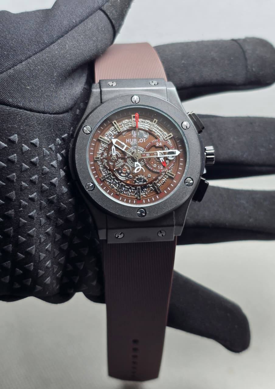 Hublot Men
*Chronograph working*
100 dhs🇦🇪🇦🇪

Zain29
♥️♥️♥️