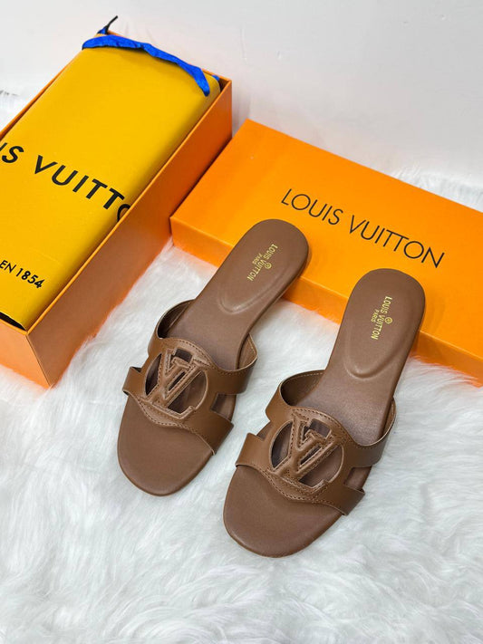 LV
Size 36-41

90 dhs🪙🌺

Zain21
♥️♥️♥️