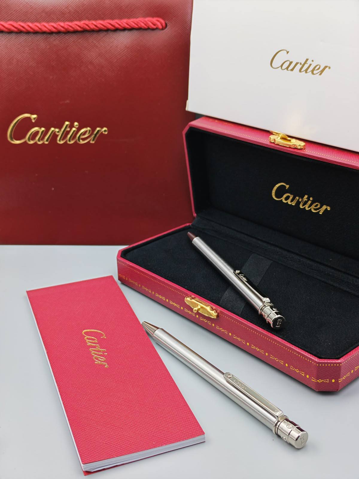 Cartier pens

80 dhs🇦🇪🇦🇪
Master copy

Zain182
♥️♥️♥️