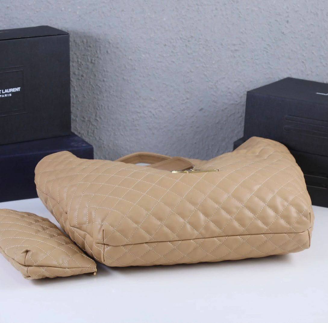 BOTTEGA 

RESTOCK 

GOOD QUALITY  
WITH BOX 
110 dhs🇦🇪🇦🇪🇦🇪

Zain295
♥️♥️♥️