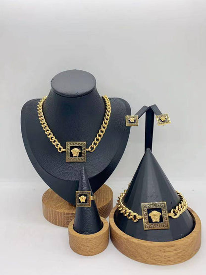 Stainless steel SET 💯*
Necklace ❤️‍🩹
Earring 🍁
Breslat ❣️
Ring free size 
With normal boxes 📦 
And paper bag 🛍️
45 dhs🇦🇪

Zain216
♥️♥️♥️