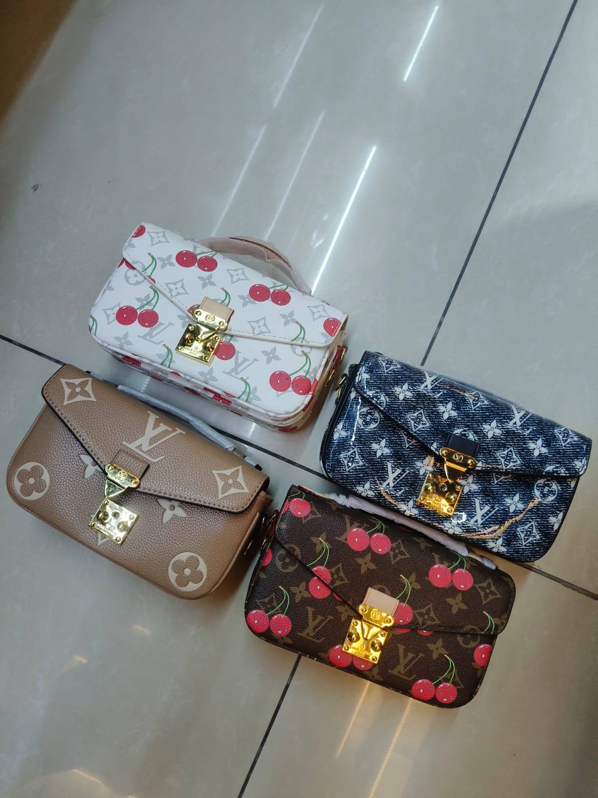 Mixed brands
Gucci
LV
Chanel
Fendi
Hermes

120 dhs🇦🇪🇦🇪

Zain10
♥️♥️♥️