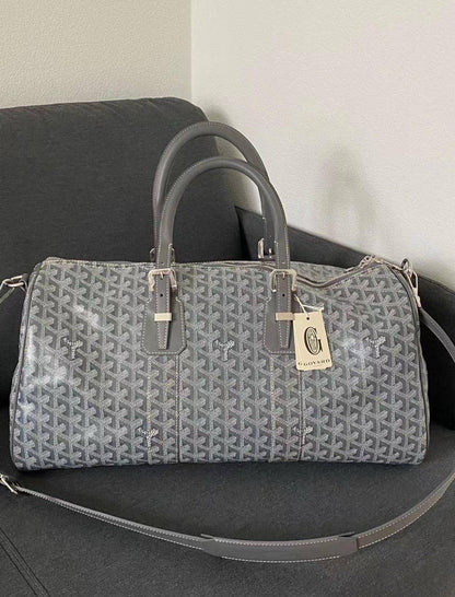 GOYARD Traveling Bag
Good Quality 
95 dhs🪙🌨️

Zain250
♥️♥️♥️