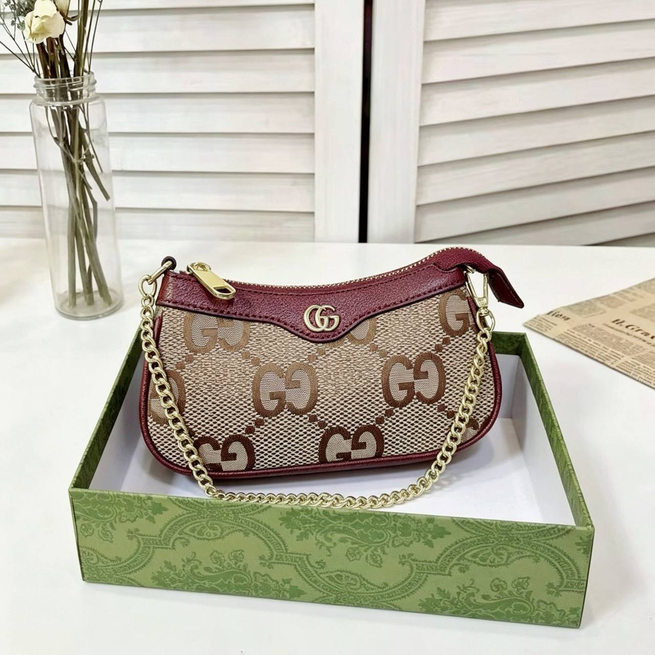 GUCCI 
GOOD QUALITY
 WITH BOX 🎁
75 dhs✅

Zain295
♥️♥️♥️