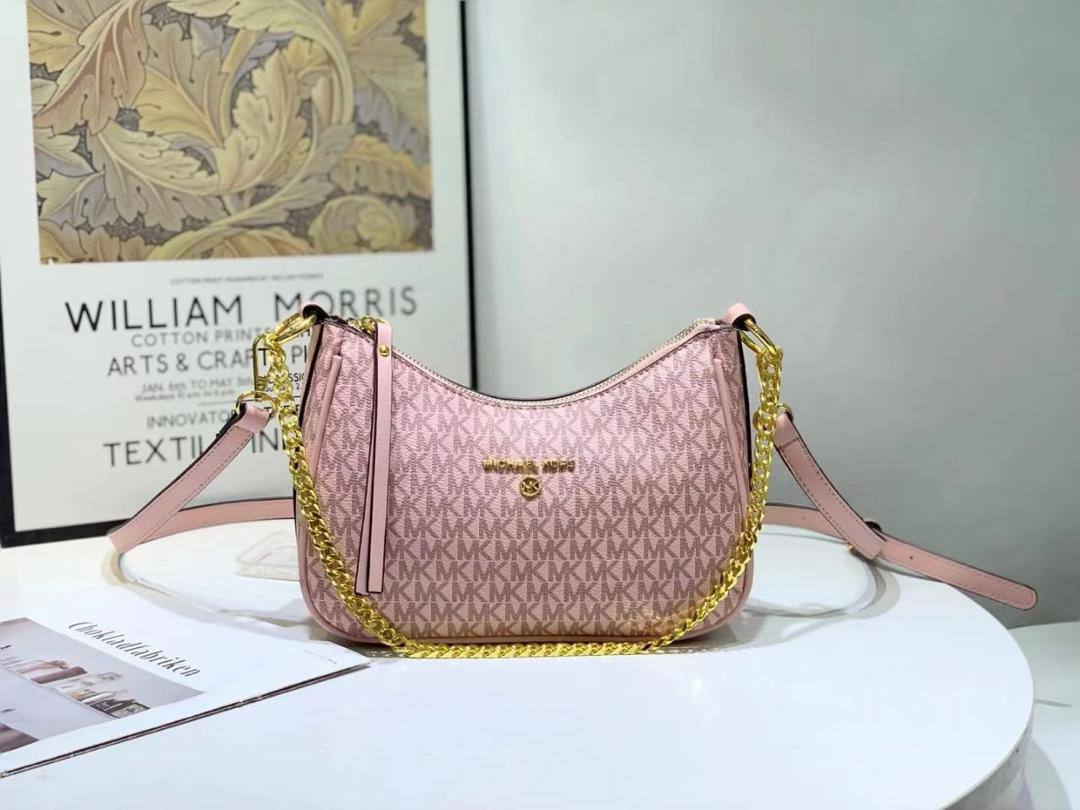 MK - YSL

95 dhs✅

with box
🎁🎁🎁

Zain26
♥️♥️♥️