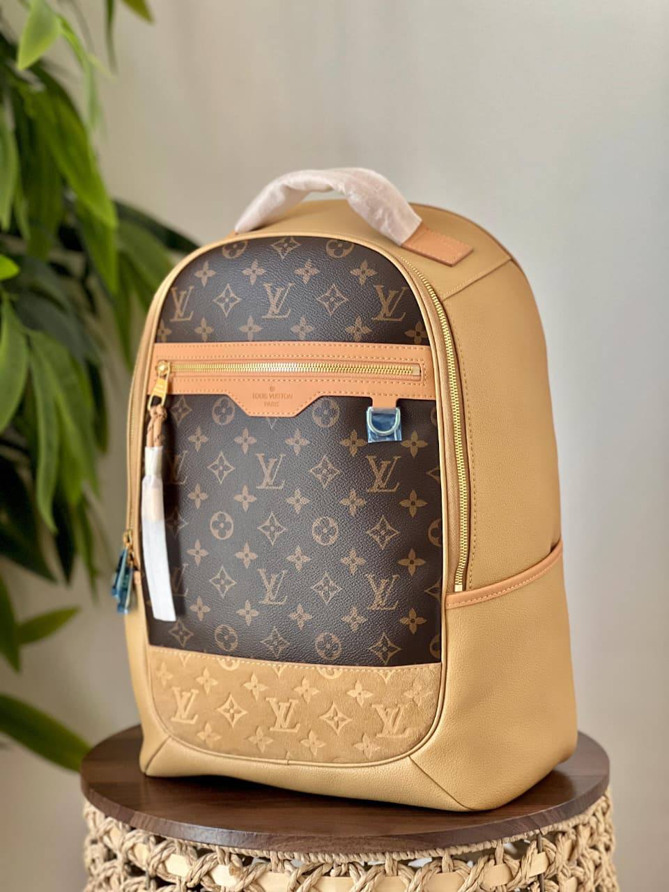 LV
*❗️BACKPACK ❗*
*SUPER MASTER QUALITY ❗*
1350 dhs✅
*WITH  PAPERBAG❗*

Zain267
♥️♥️♥️