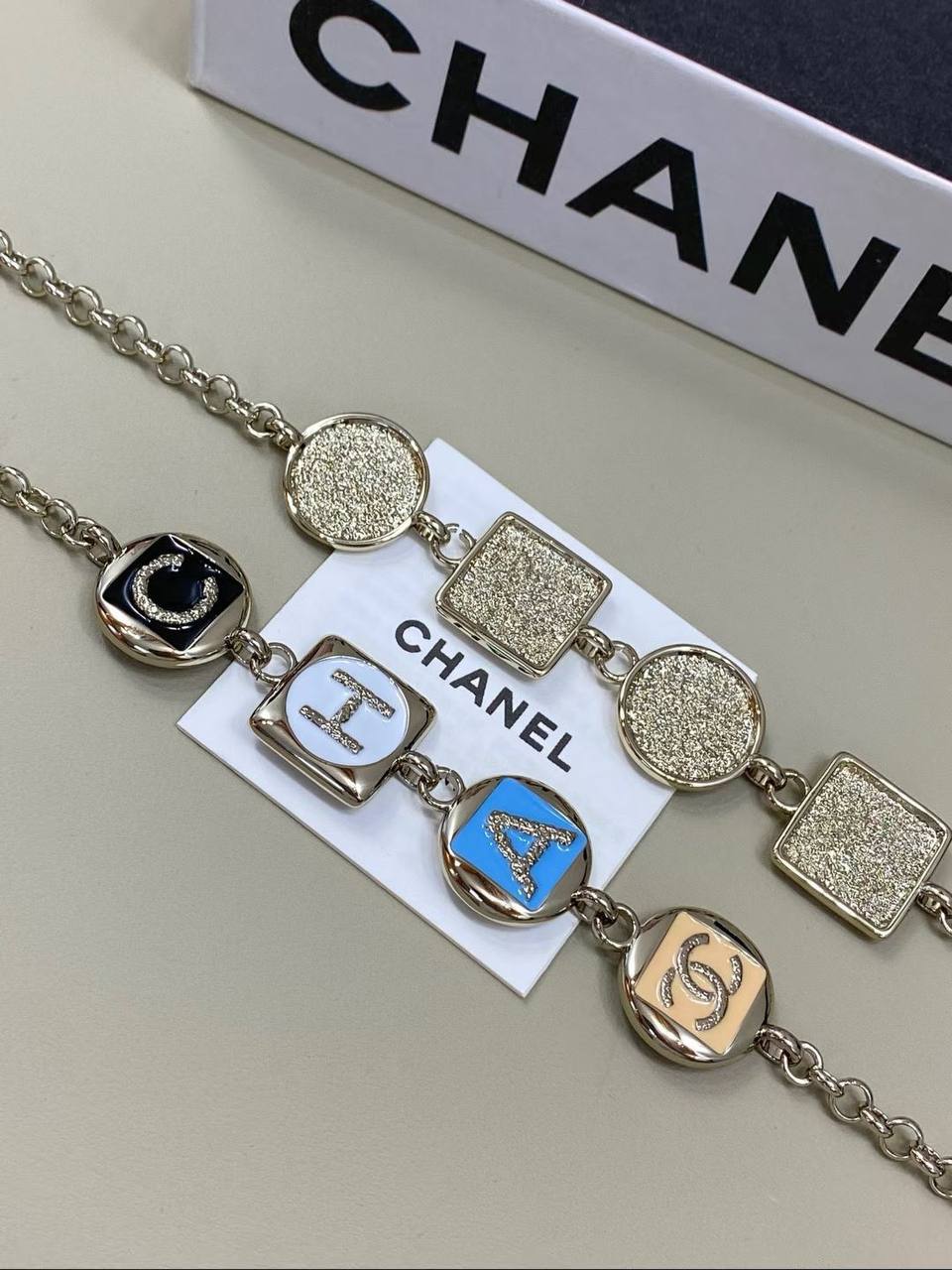 MASTER NECKLACE
110 DHS🇦🇪
WITH NORMAL CHANEL BOX AND PAPER BAG🛍️🎁
Chanel

Zain89
♥️♥️♥️