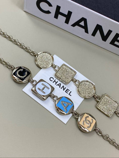 MASTER NECKLACE
110 DHS🇦🇪
WITH NORMAL CHANEL BOX AND PAPER BAG🛍️🎁
Chanel

Zain89
♥️♥️♥️