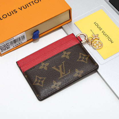 LV
Master Wallet
with box
110 dhs✅

Zain111
♥️♥️♥️