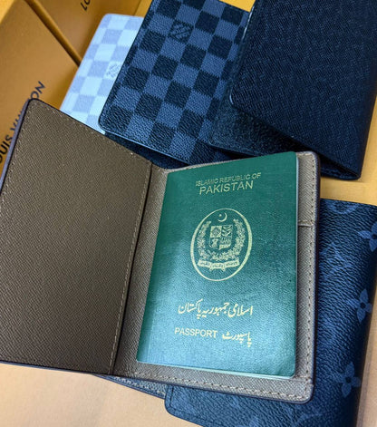 Passport cover
With box
🎁🎁🎁

30 dhs🪙🌨️

Zain93
♥️♥️♥️