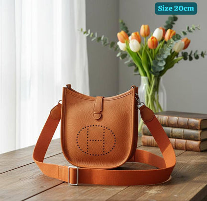 Hermes
Good quality 
with box 
🎁🎁🎁

90 dhs🪙🌨️

Zain186
♥️♥️♥️