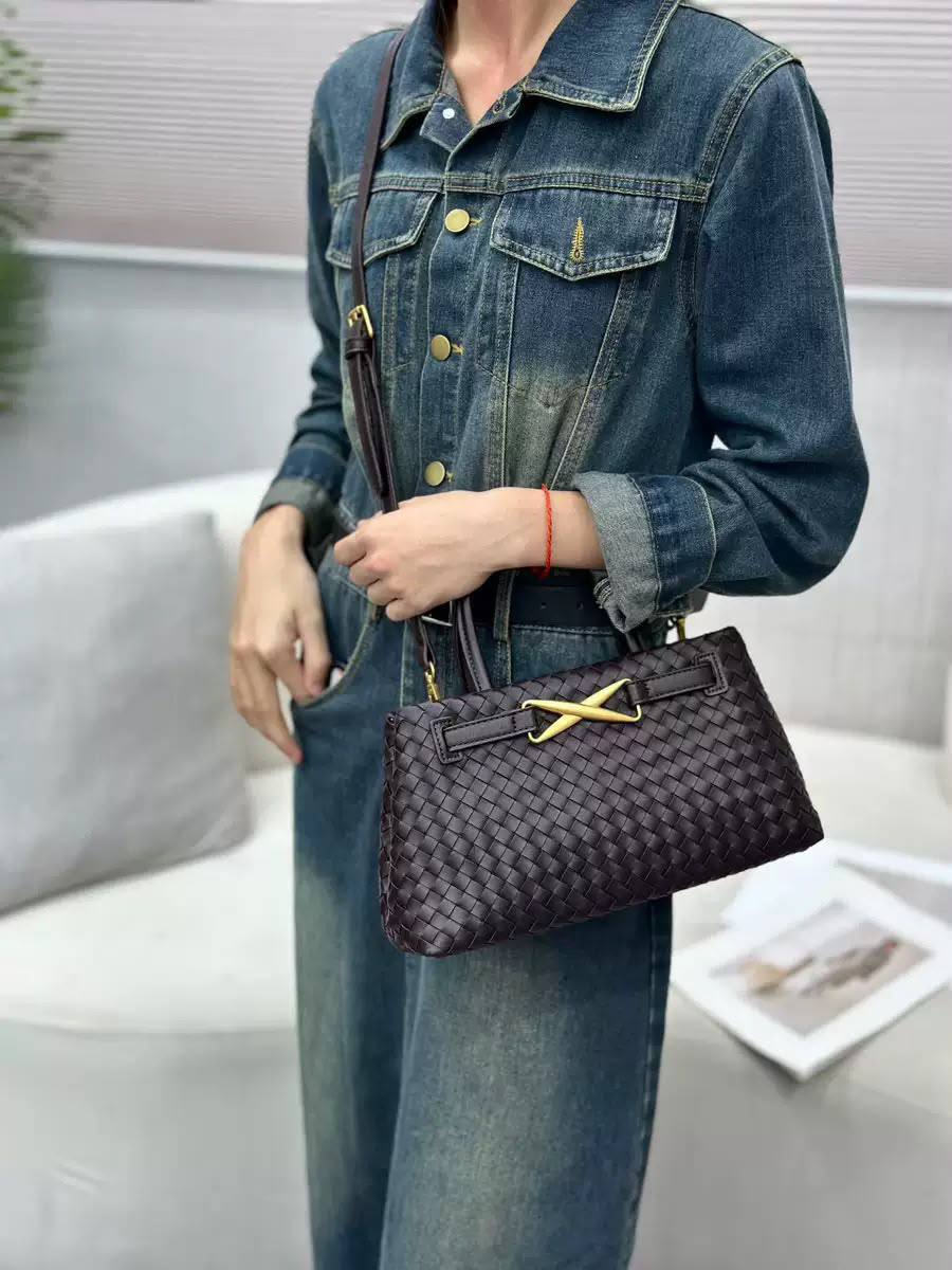 BOTTEGA 
GOOD QUALITY 
120 dhs✅

Zain39
♥️♥️♥️