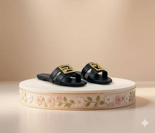 FENDI 
☘️ *SIZE  36  to 41 ☘️                                                                                                       
180 dhs🪙🌨️

Zain224
♥️♥️♥️