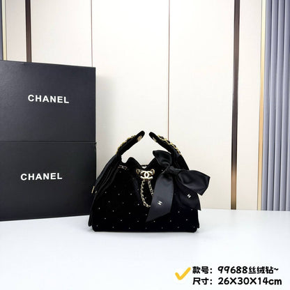 Chanel 
Master
350 dhs✅

Zain228
♥️♥️♥️