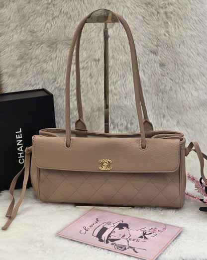 Chanel 
Master❣️❣️
  31Cm With Box
320 dhs🇦🇪🇦🇪

Zain131
♥️♥️♥️