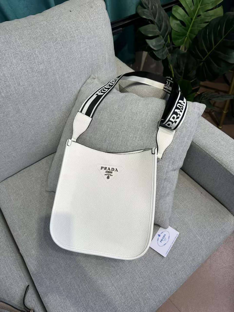 Prada 
85 dhs💓
 
Zain235
♥️♥️♥️