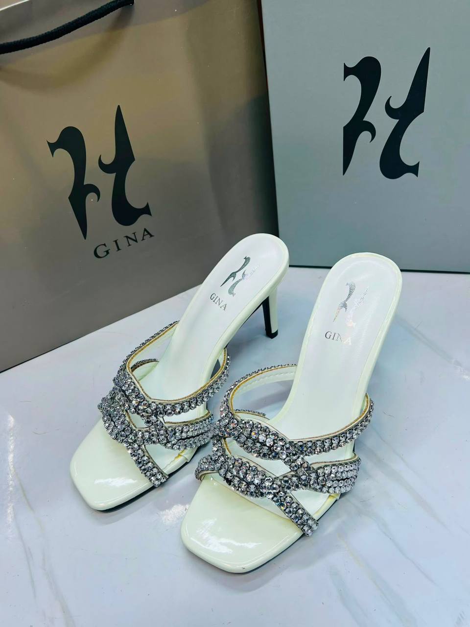 Gina 9CM👠👠
Size 36-37-38-39-40-41
High quality 

110 dhs🇦🇪🇦🇪

Zain21
♥️♥️♥️