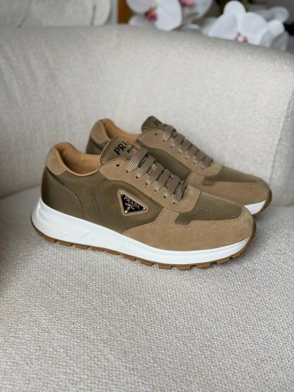 Prada Sneakers
*Vip Quality*
*Size: 40 to 46*
400 dhs✅

Zain185
♥️♥️♥️
