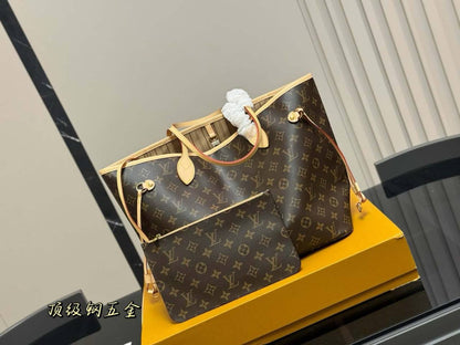 LV
with box
🎁🎁🎁

Master🌺🌺 
260 dhs✅

Zain10
♥️♥️♥️