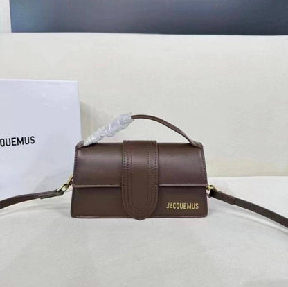 Jacquemus 
20Cm 
100 dhs🪙💕

With Box
🎁🎁🎁

Zain50
♥️♥️♥️