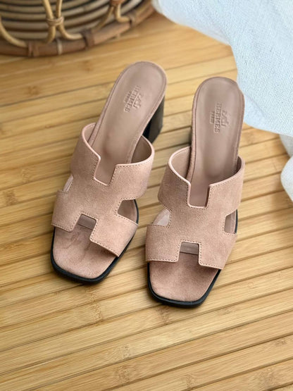 Hermes
AA quality
𝗦𝗶𝘇𝗲 𝟯𝟲 𝘁𝗼 𝟰𝟮 
450 dhs✅

Zain302
♥️♥️♥️