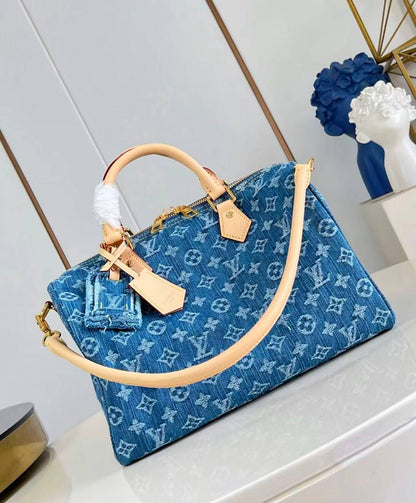 LV
SPEEDY

SIZE 30 cm

For Price 👇 WhatsApp✅
0568585901 
0507557372
0552275751 Owner Zain 👌


Zain274
♥️♥️♥️