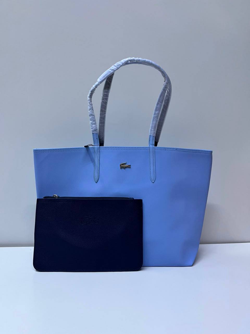 Lacoste 
75 dhs💓
size 47×13×28cm

Zain42
♥️♥️♥️