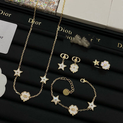 Dior  set 💕
Necklace 
Earrings 
Bracelet 
Master Quality 💐

*170* AED normal box 📦

Zain48
♥️♥️♥️