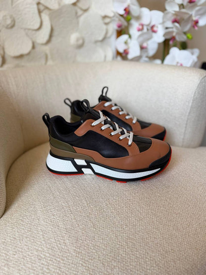 HERMES 🪼
*bouncing sneaker*
*TOP QUALITY*
*size: 40 to 46*
550 dhs💛

Zain185
♥️♥️♥️