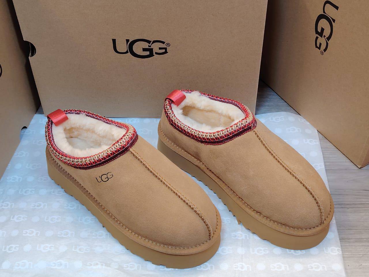 Ugg  New Arrived, 
Size 36 To 41
130 dhs🪙🌺

Zain120