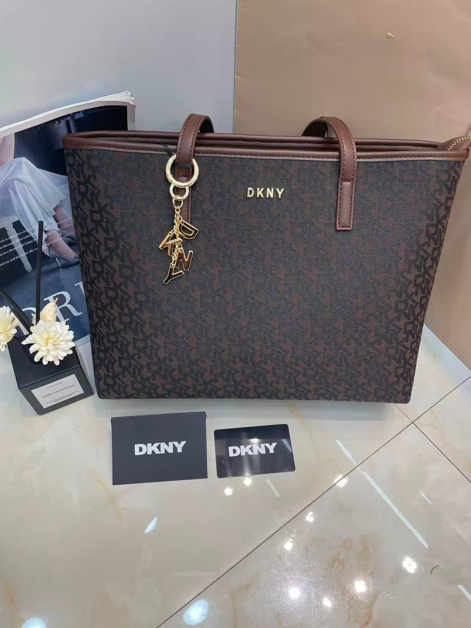 Dkny
120 dhs💓
good quality

Zain175
♥️♥️♥️