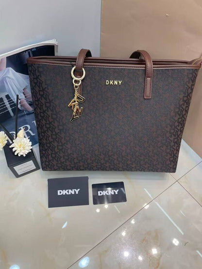 Dkny
120 dhs💓
good quality

Zain175
♥️♥️♥️