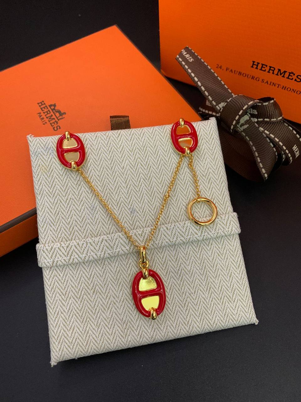 Hermes Set 
Master
NECKLACE EARRINGS
70 DHS✅

Zain89
♥️♥️♥️