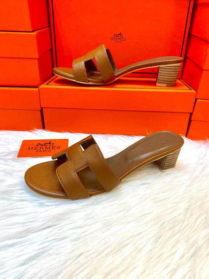 Hermes Heel New Arrived, 
Size 36 To 41
100 dhs 🇦🇪🇦🇪

Zain120
♥️♥️♥️