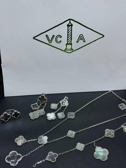 VCA SET ❤️‍🔥*
Necklace 🦋
Earring🌸
Ring 💍 free size 
Bracelet ✨
Master quality 💯
With normal boxes 🗃️ 
240 dhs🪙🌨️
With master box 📦 
290 dhs🪙🌨️

Zain216
♥️♥️♥️