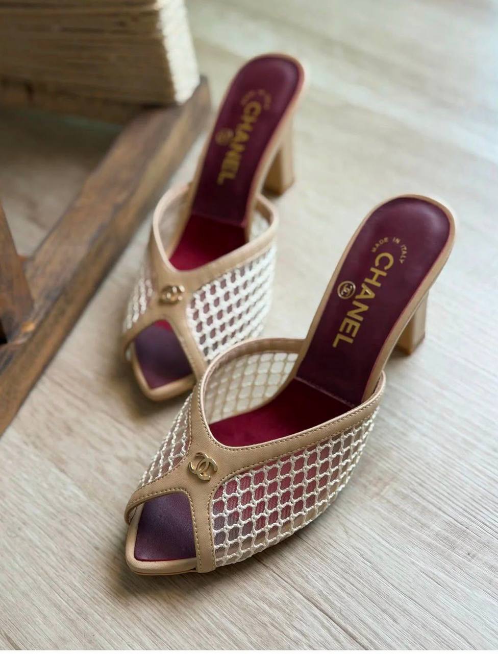 Chanel
280 dhs✅
Size 36-41 
Master quality 😊😊😊

Zain207
♥️♥️♥️