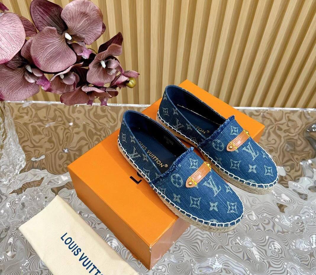 NEW CAME 
LV SHOES 
115 dhs🪙🌨️
Size 36 TO 41 

Zain40
♥️♥️♥️