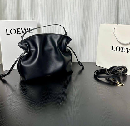 Loewe 
Master
280 dhs✅

Zain153
♥️♥️♥️