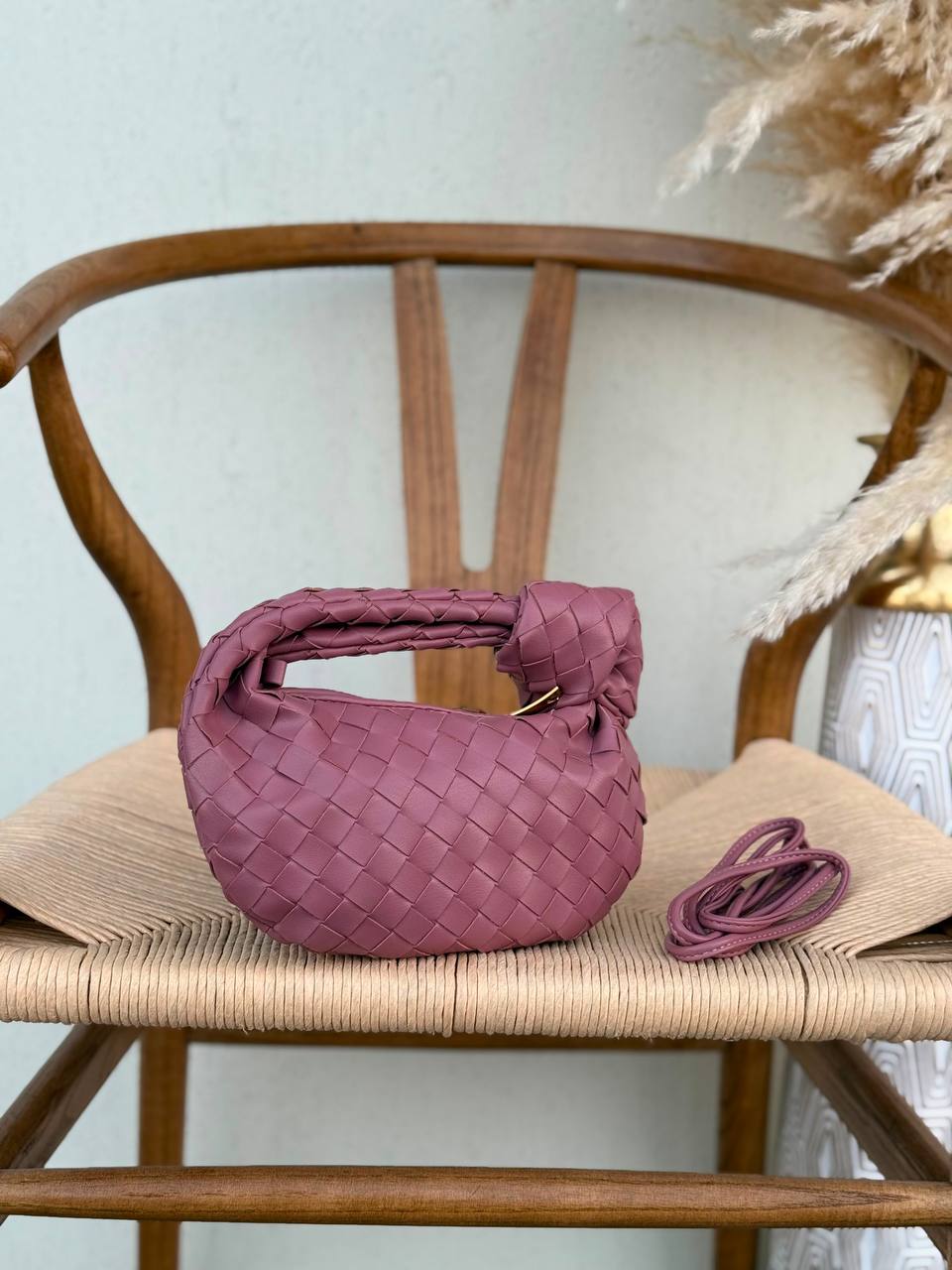 BOTTEGA VENETA
20cm
300 dhs🇦🇪🇦🇪
Top quality
With box🎁

Zain167
♥️♥️♥️